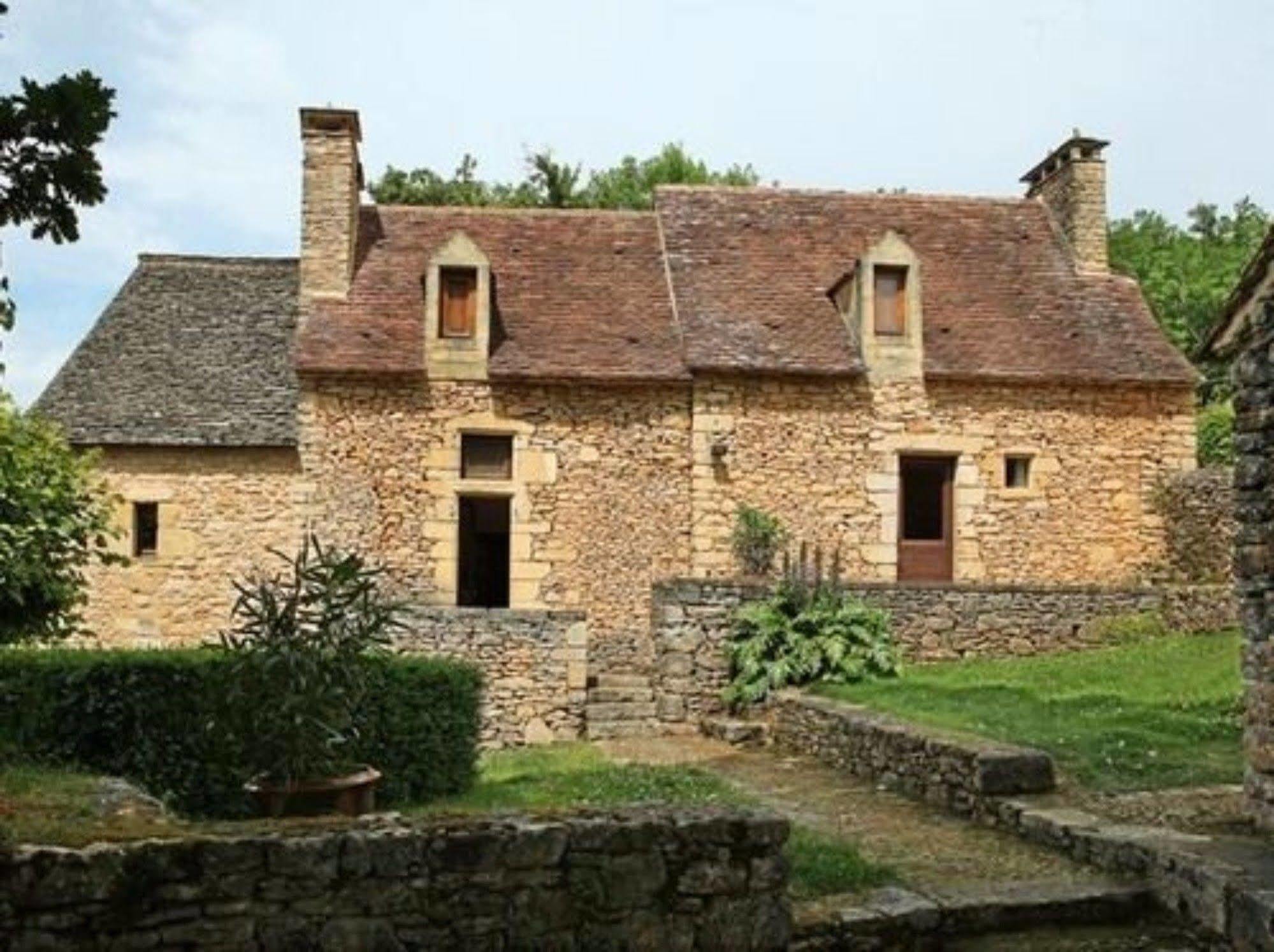 Chambres D'Hotes Avec Piscine La Rossillonie Beynac-et-Cazenac Eksteriør bilde
