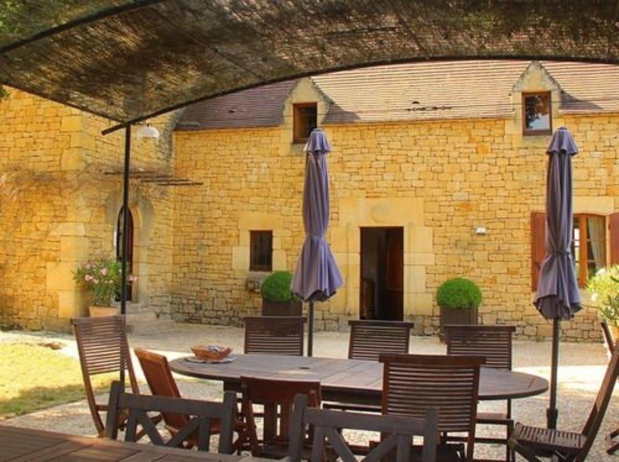 Chambres D'Hotes Avec Piscine La Rossillonie Beynac-et-Cazenac Eksteriør bilde